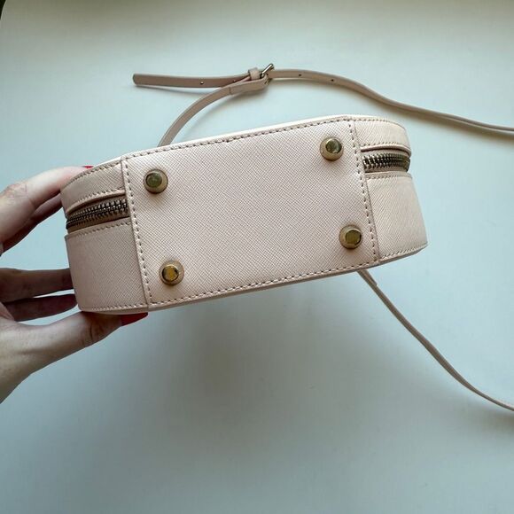 TDE The Daily Edited Round Circle Top Handle Crossbody Bag, Light Pink Saffiano - Picture 5 of 8